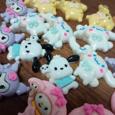 Hello Kitty / Kawaii Assorted Flat Charms x 18
