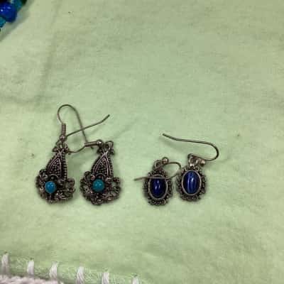  Womens Earrings x 2 pair 