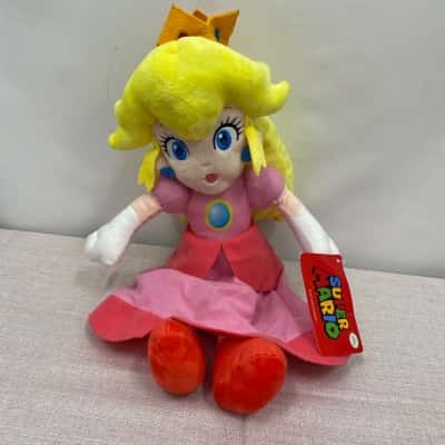 Super Mario Princess Plush 16 Inches Age 0+ BNWY