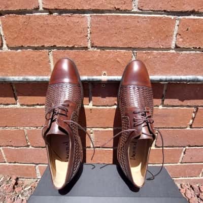 Aquila Mens  Size 42 Brown Dress Shoes With Woven Texture