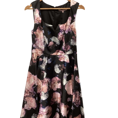Review Womens  Size 12 Party Dress Black  / Floral 