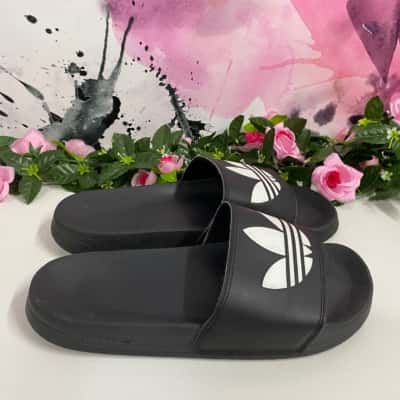 Adidas Unisex  slip on thongs Size US 10 Black  