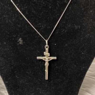 Sterling silver chain and crucifix 