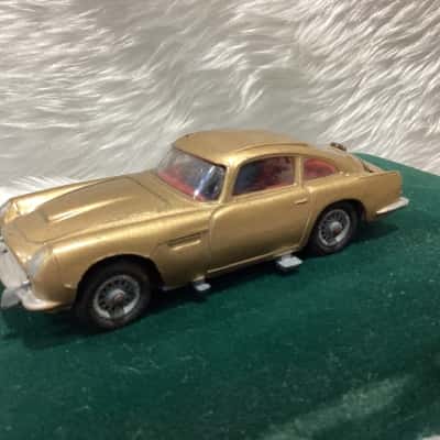 Vintage Die Cast James Bond Aston Martin