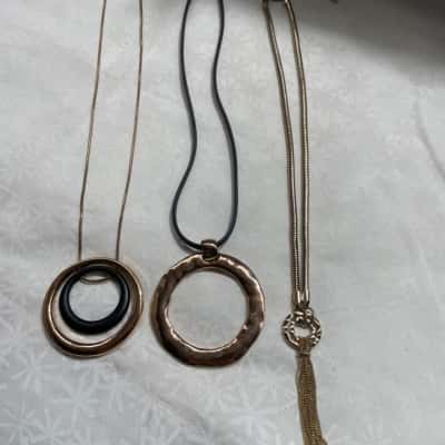  X3 COSTUME  Necklaces pack