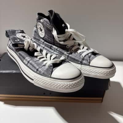 Converse Women’s  Size 13 UNISEX Mens Size 11 - NEVER WORN 