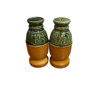 Vintage S&P shakers 