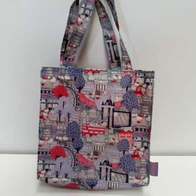 Liberty x Hello Kitty Limited Edition Bag 25 x 25 x 11.5 