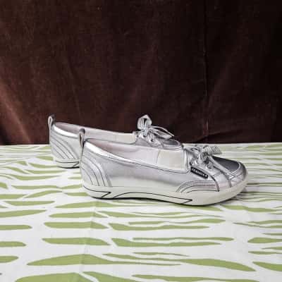 Frankie4 Sophie III Silver Star Slip On Sneakers, Size 7