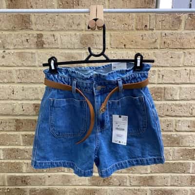 Zara Womens denim shorts & belt Size 36 