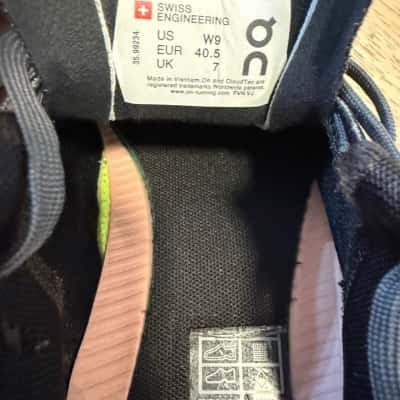  Womens Black  / Grey / Pink  running shoes