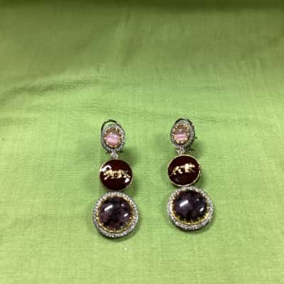  Womens bling earrings with lion (jb)