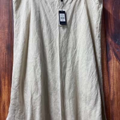 Maggie T  Size 24 Beige linen skirt new 