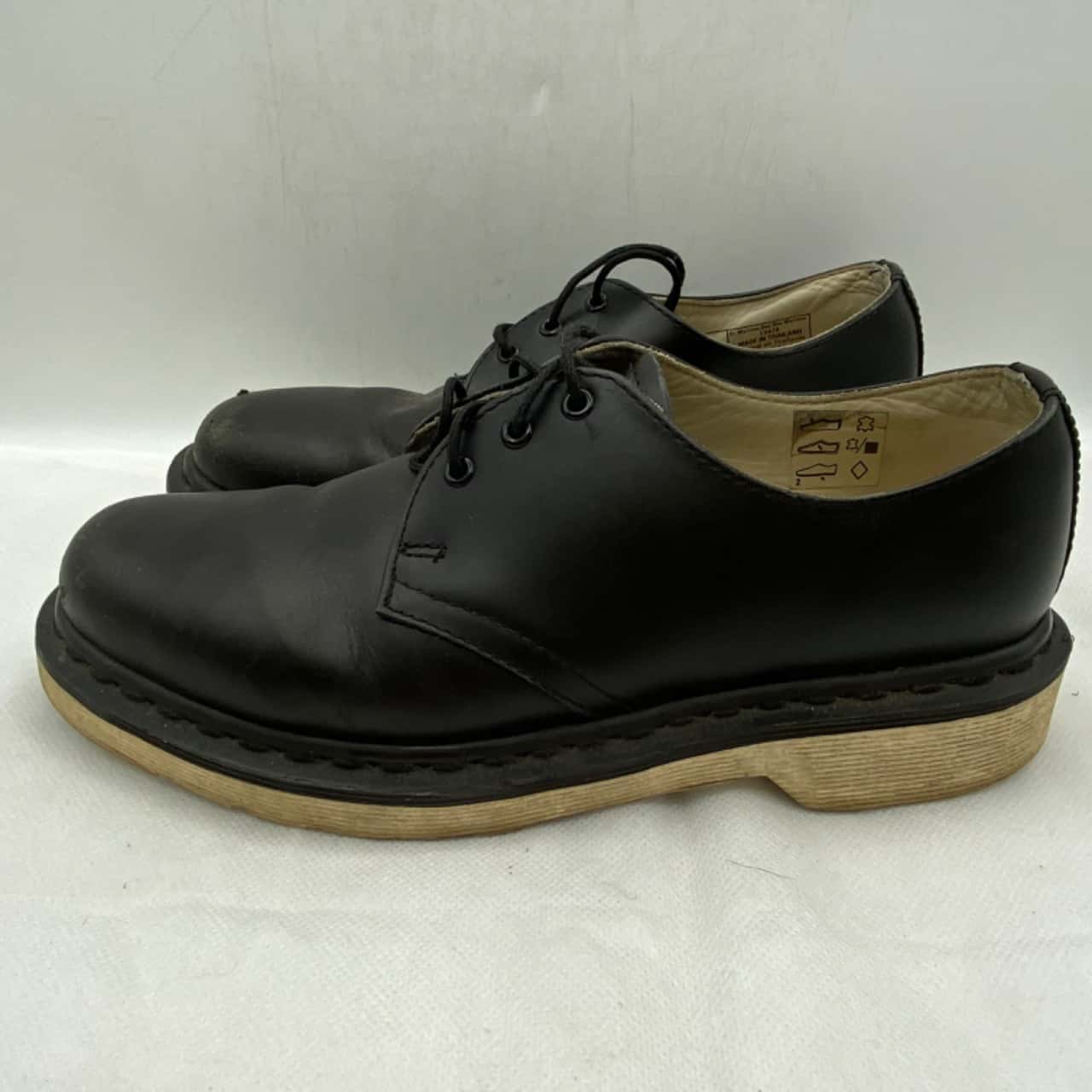 Dr Martens AirWair Mens Size 7 US (6 UK/39 EU) Black/Tan(s)