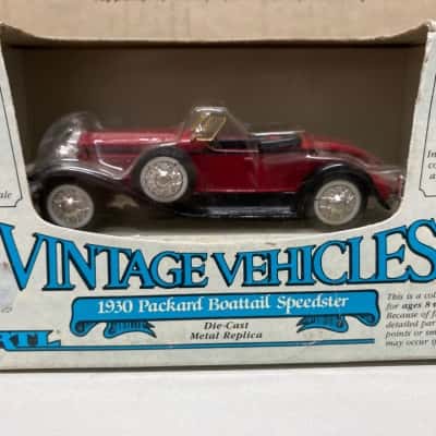 VINTAGE VEHICLES - 1930 Packard Boattail Speedster