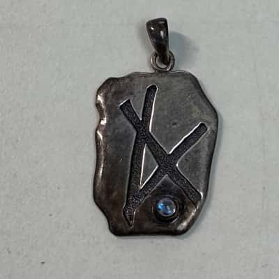 925 Sterling Silver Pendant With Runes To Fulfill Your Wishes And Love Attractor