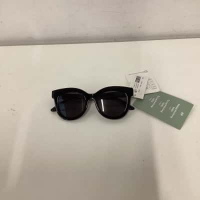NEW - H&M Sunglasses Black