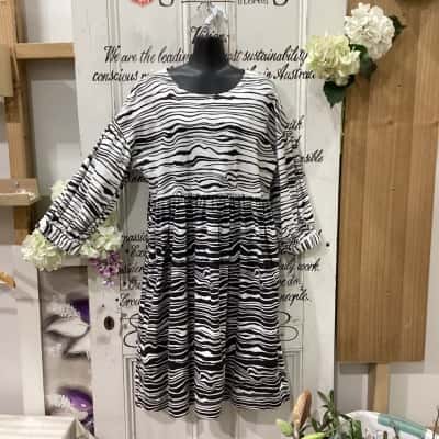 Gorman Brand! BNWT RRP $249.00! THE SOUNDWAVE DENIM MIDI DRESS!!  Womens  Size 10 Long Sleeve Dress / Midi Dress Black  / Pattern / White 