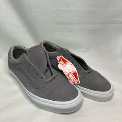 BRAND NEW IN BOX Vans Mens suede grey low skate old school shoes - Size 6 mens 
