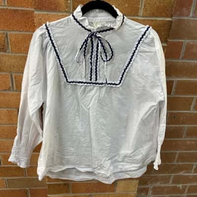 Boho Bird Womens  Size 10 White Shirt 