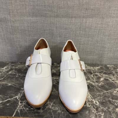 Bared  Womens  Size 38 Loafers White 