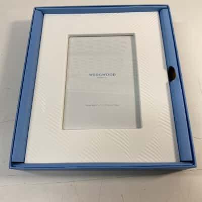 Wedgwood 5 x 7 photo frame 