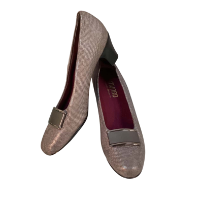Munro Womens Size 7.5 Heels Silver 