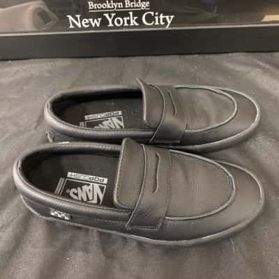 Vans Womens  Size 6 Sneakers Black  