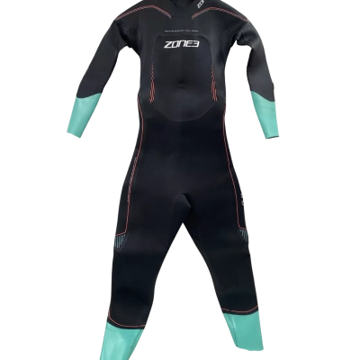  Women's Zone 3 Vision Swimming Wetsuit Size XS Black / Pattern BNWT RRP $839.95 ( small nick in leg)
