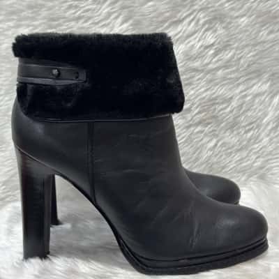 Autograph Womens  Size 6 Boots Black  