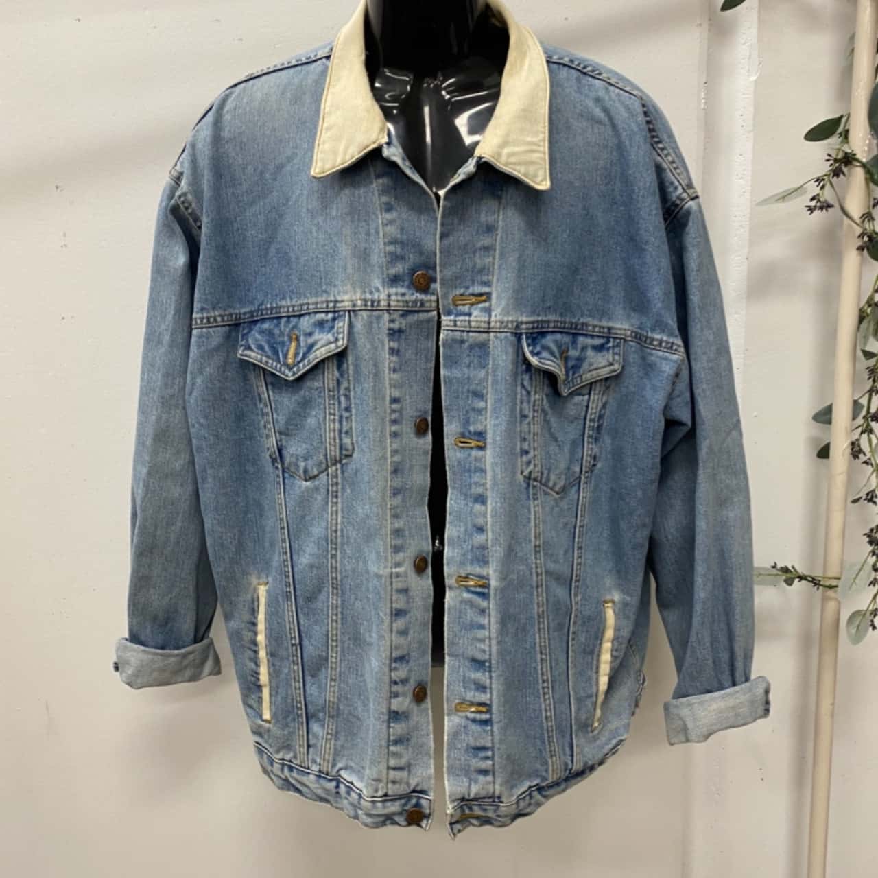 Vintage Denim Jacket with Contrast 