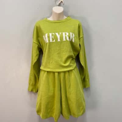 “Meyrr” Womens  2-pce Ribbed stretch shorts & Top Set Size S- M Green 