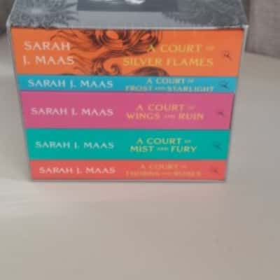 A Court of Thorns and Roses Box Set