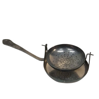 Antique Silver Plated Tea Strainer with an Under plate or Drip Bowl Approx 17 x 3 cm