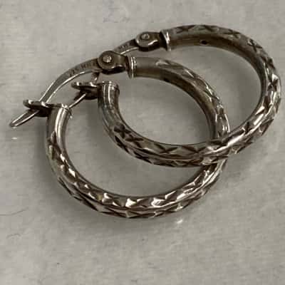  Womens Stirling silver hoop Earrings 
