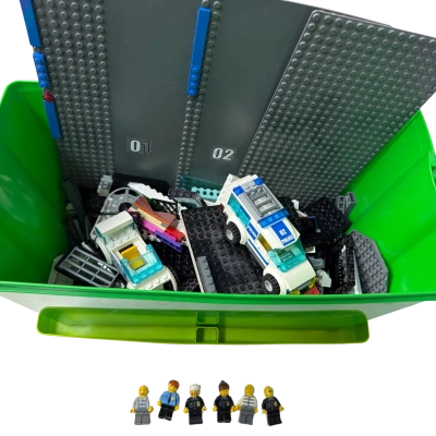Lego loose  1.75 in green brick with vehicles and mini figures 