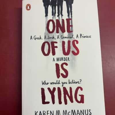 One of us Is lying, Karen M McManus 