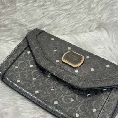 Guess Womens Grey / Silver handbag 