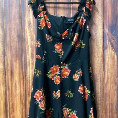 City Chic  Size M Playsuit Black  / Floral new 