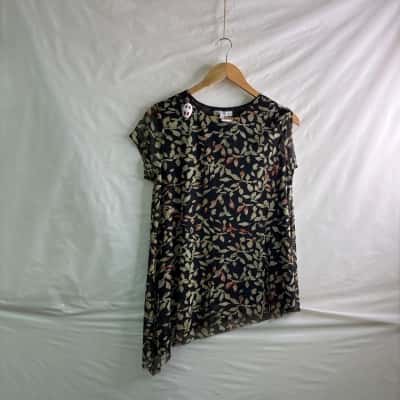 Noni B Womens  Size S Short Sleeve Top Black  / Pattern 