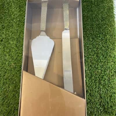 Beverly Clark collection wedding cake knife and server set