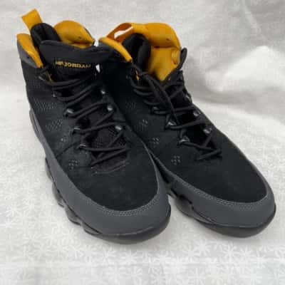  Mens Air Jordan Hi Top Size 11 Sneakers Black  / Burnt Orange 