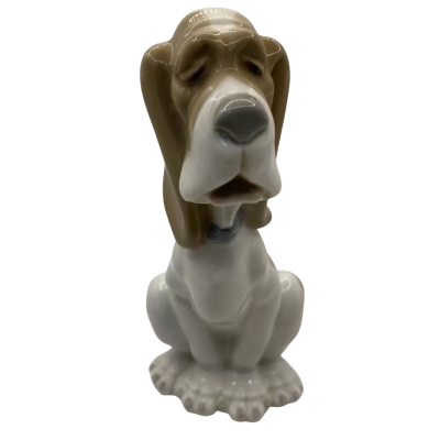 Nao by Lladro Basset hound