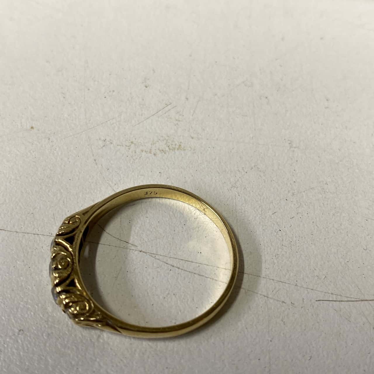 Womens Gold 375 Ring 3 grams(s)