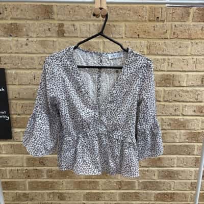 Petal + Pup Womens patterned top Size 8 