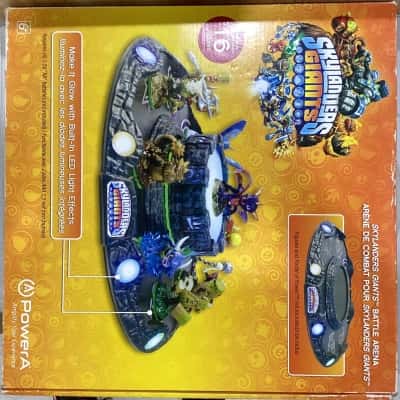 Skylanders Giants portal / display stand