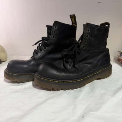 Dr Martens Mens  Size 10 Boots Black  / Yellow 