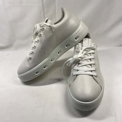Ecco Womens  Size 37 Sneakers White 