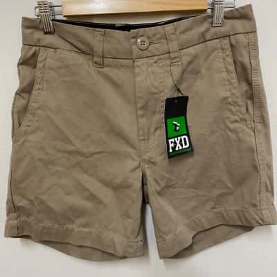 NWT Mens work shorts size 28