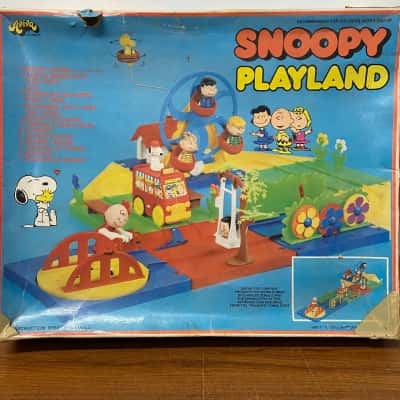Vintage 1971 Aviva Snoopy Playland game